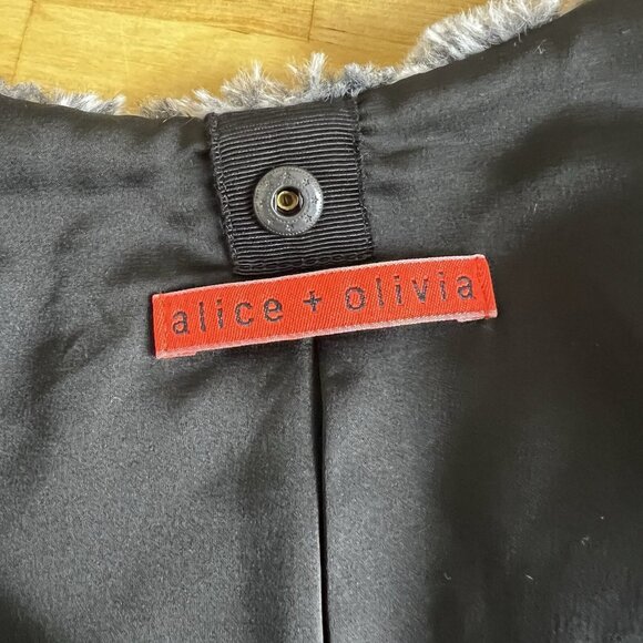 Alice + Olivia‎ Faux Fur Plush Soft Lined Sleeveless Vest Jacket ESTIMATED Small - Picture 6 of 8